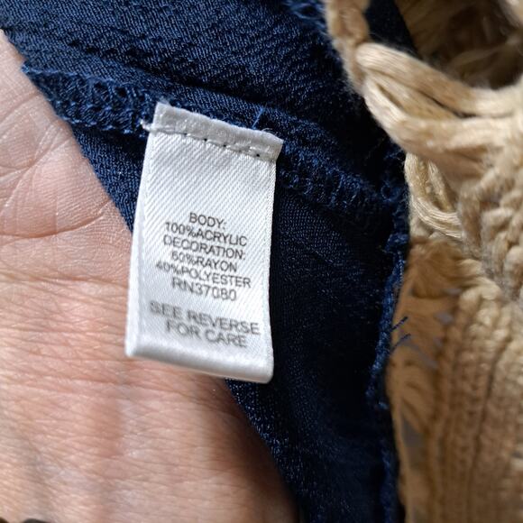 Cato Navy Blue Crinkle Material Cream Crochet Neckline Center Hem Arms Top Md - Picture 7 of 8